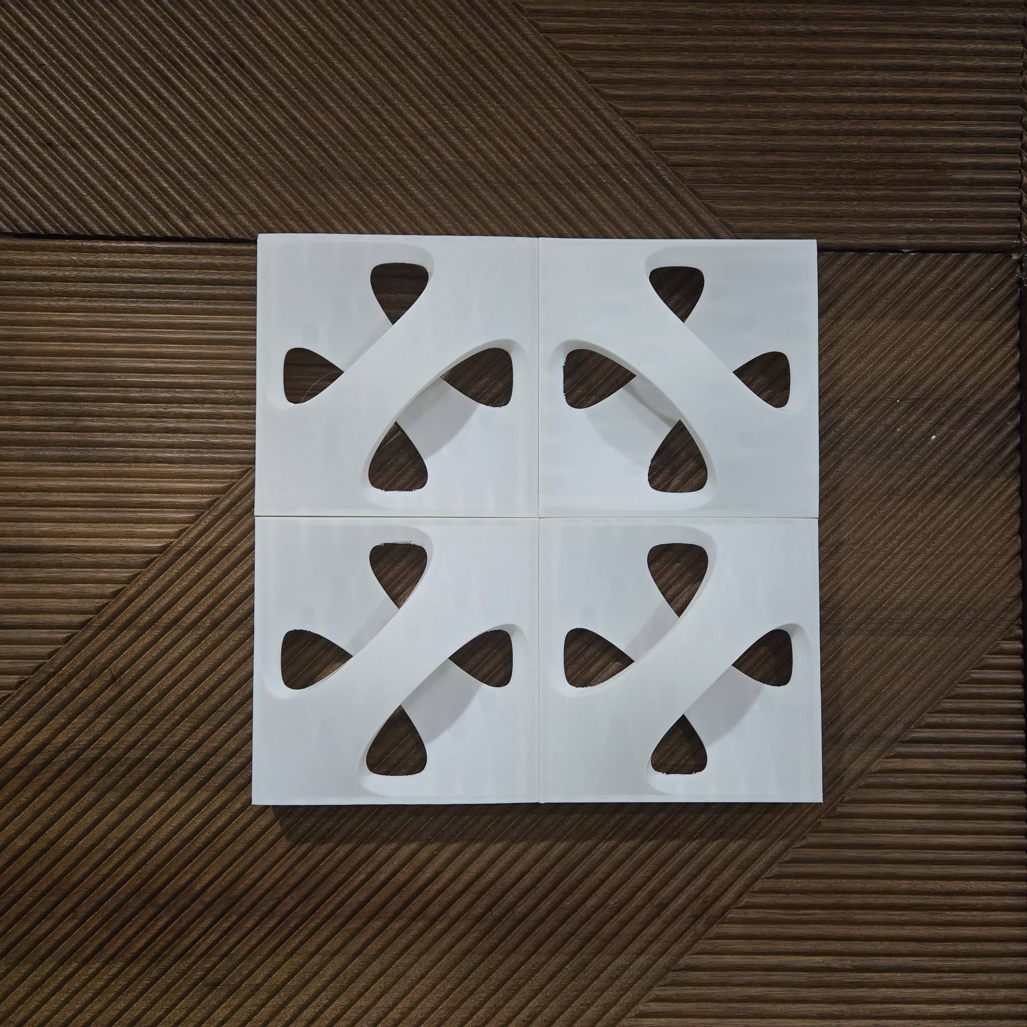 Tuile ajourée imprimée en 3D — motif triangulaire perforé