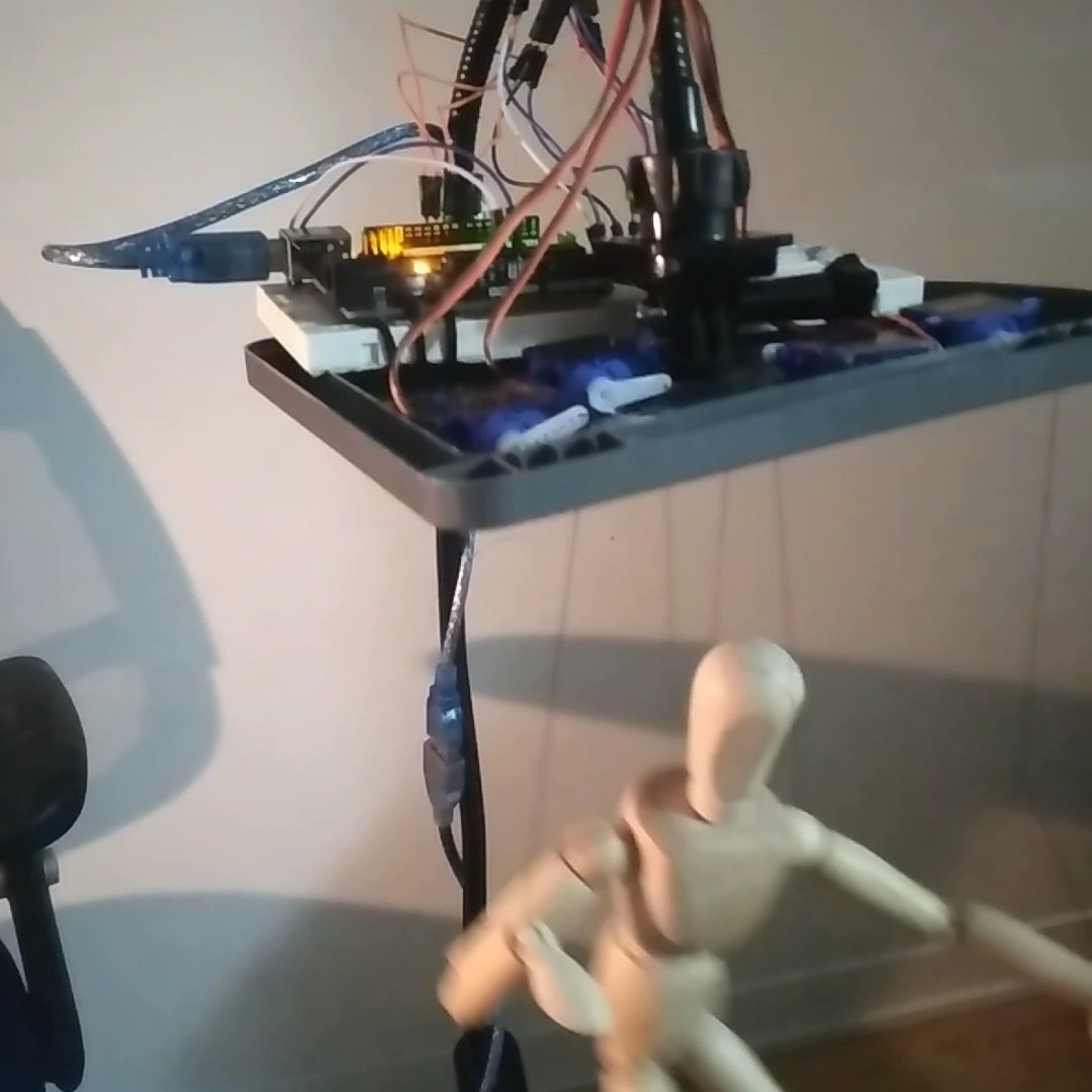 Expérimentation interactive — dispositif Arduino et figurine